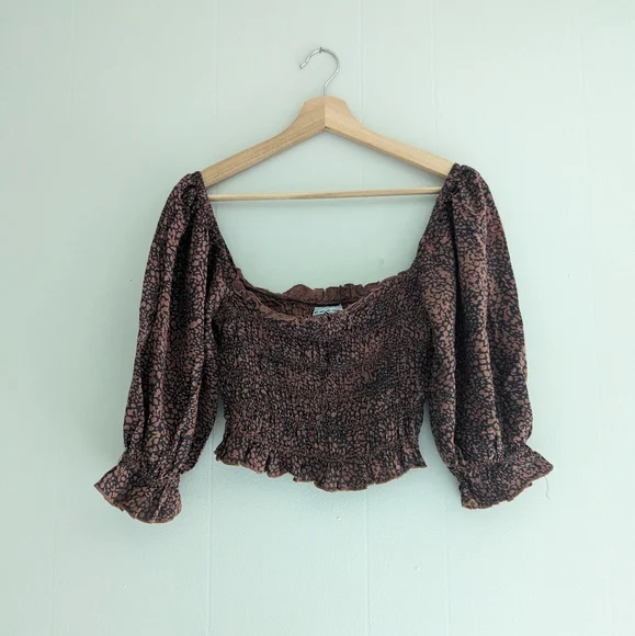 Urban Outfitters Sierra Smocked Puff Sleeve Blouse - Picture 3 of 7